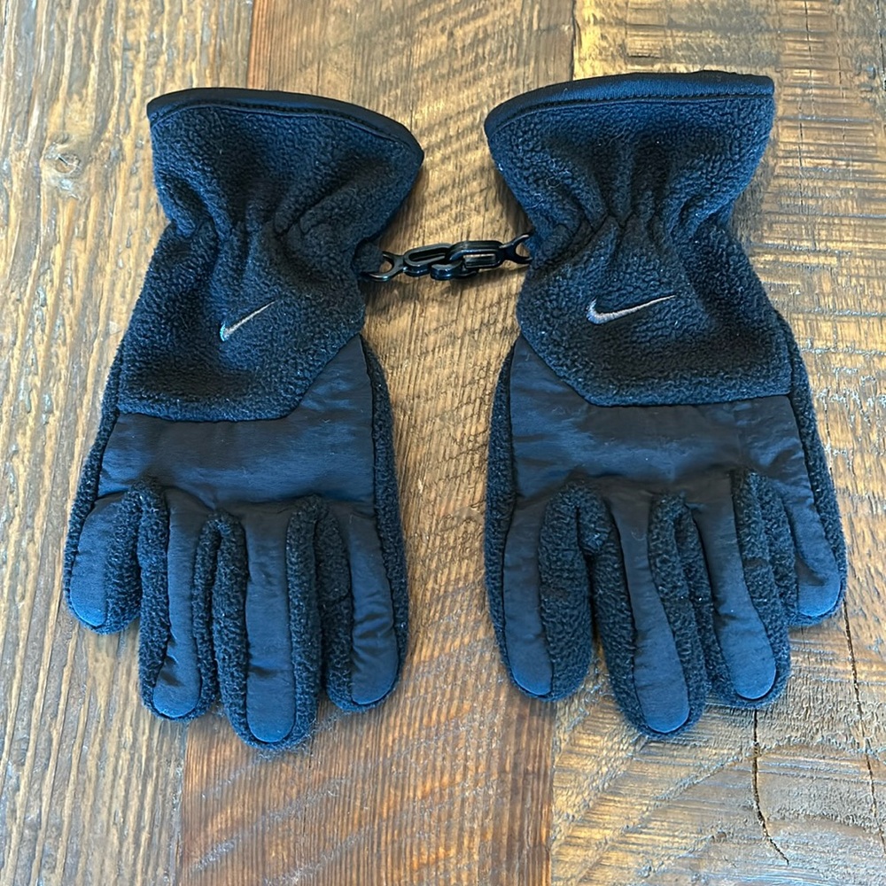 Nike kids black fleece gloves. Size 4-7 EUC - Picture 1 of 5